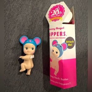 MOUSE - Sonny Angel Looking Back Hippers Series